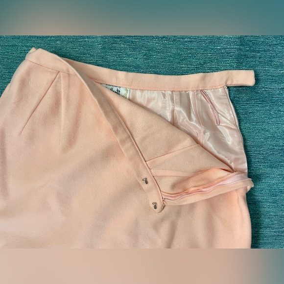 Vintage Retro 1960’s Mid Length Peach 100% Wool Skirt by a coordinate by Talbott - Picture 7 of 16